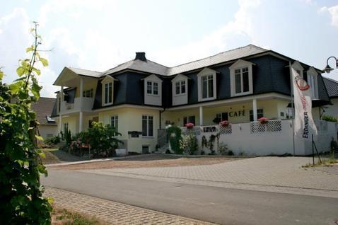Апартаменты Cafe Klering Briedern Номер фото
